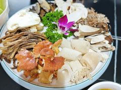 -野菌皇海景野生菌火锅(滨海大道店)