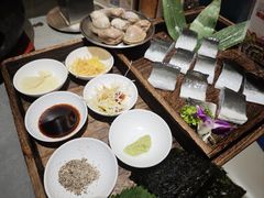 -围炉肉舍•炭烤活鳗•丹东海鲜烤肉(步行街店)