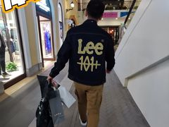 -枫叶小镇奥特莱斯