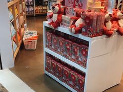 -名创优品(江南新地店)