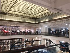 -乐蓬马歇百货公司(Rive Gauche)