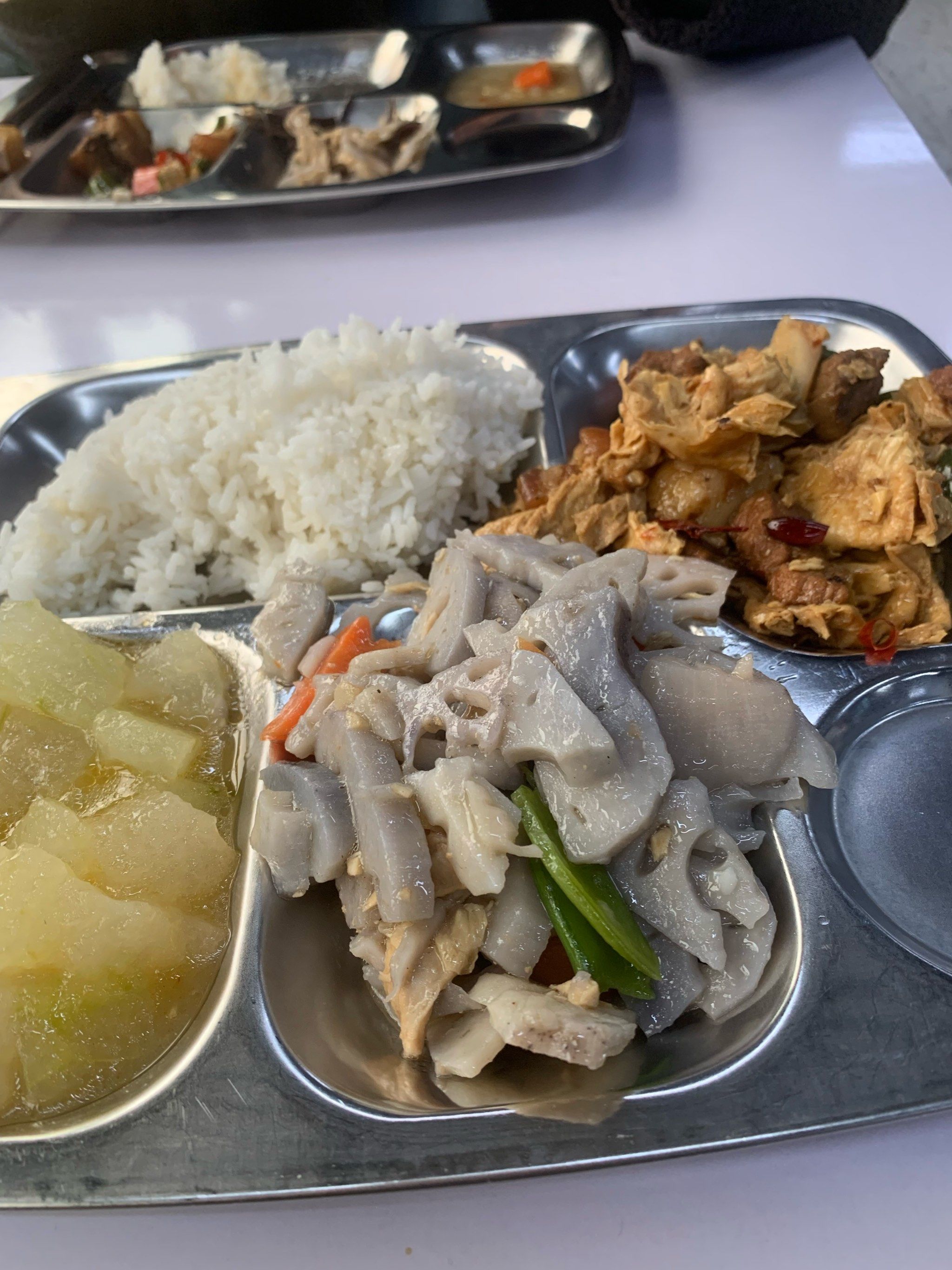 0元玩转这座城
口感一般般,不过很便宜
#工作餐吃什么 #学校食堂