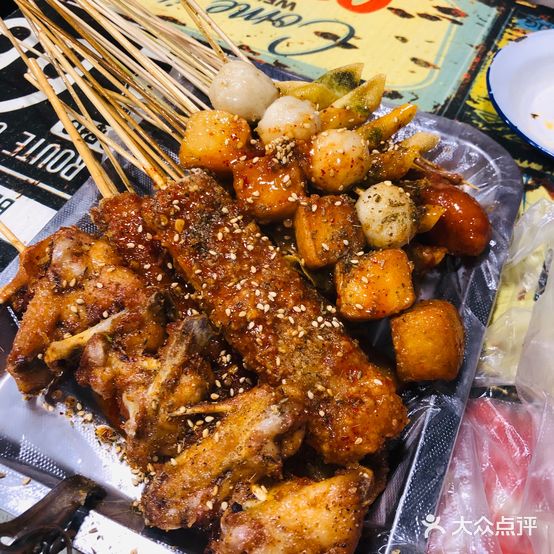 老胡头偷偷吃鸡架