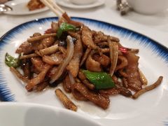 茶树菇炒肉-白云中餐厅·粤菜·亚龙湾喜来登度假酒店