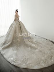-Lady  Jane高端婚纱礼服馆