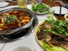 -乡土特色.冷锅鱼.牦牛肉汤锅