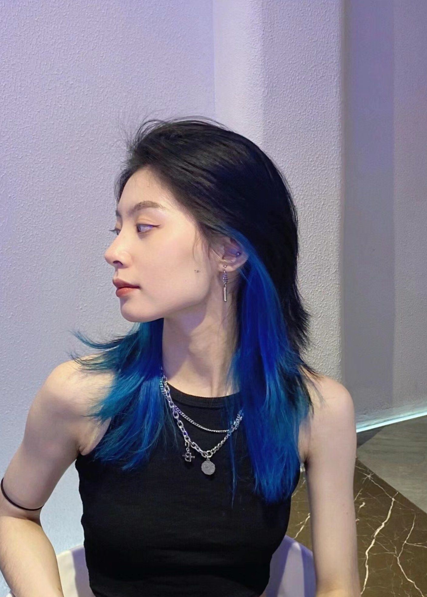 孔雀蓝个性挑染