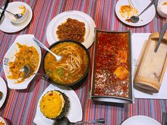 -香巴拉云南餐厅(华莱坞店)