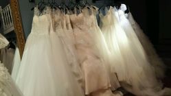 -Flora婚纱礼服定制租赁店