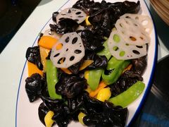 -巴特餐饮6加1音乐餐吧·新疆菜