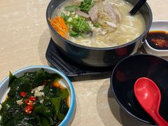 -灵芝妹子海鲜米线(劳动公园店)