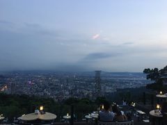 -草山夜未眠景观餐厅