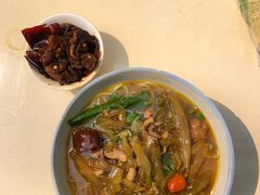 -越洋肖氏老米线(杨家坪店)