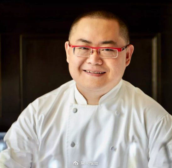 n
4家店的行政总厨全部是来自上海的卢怿明