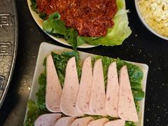 -茅草房·河畔园林火锅