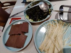 -十三幺山野火锅(市府路店)