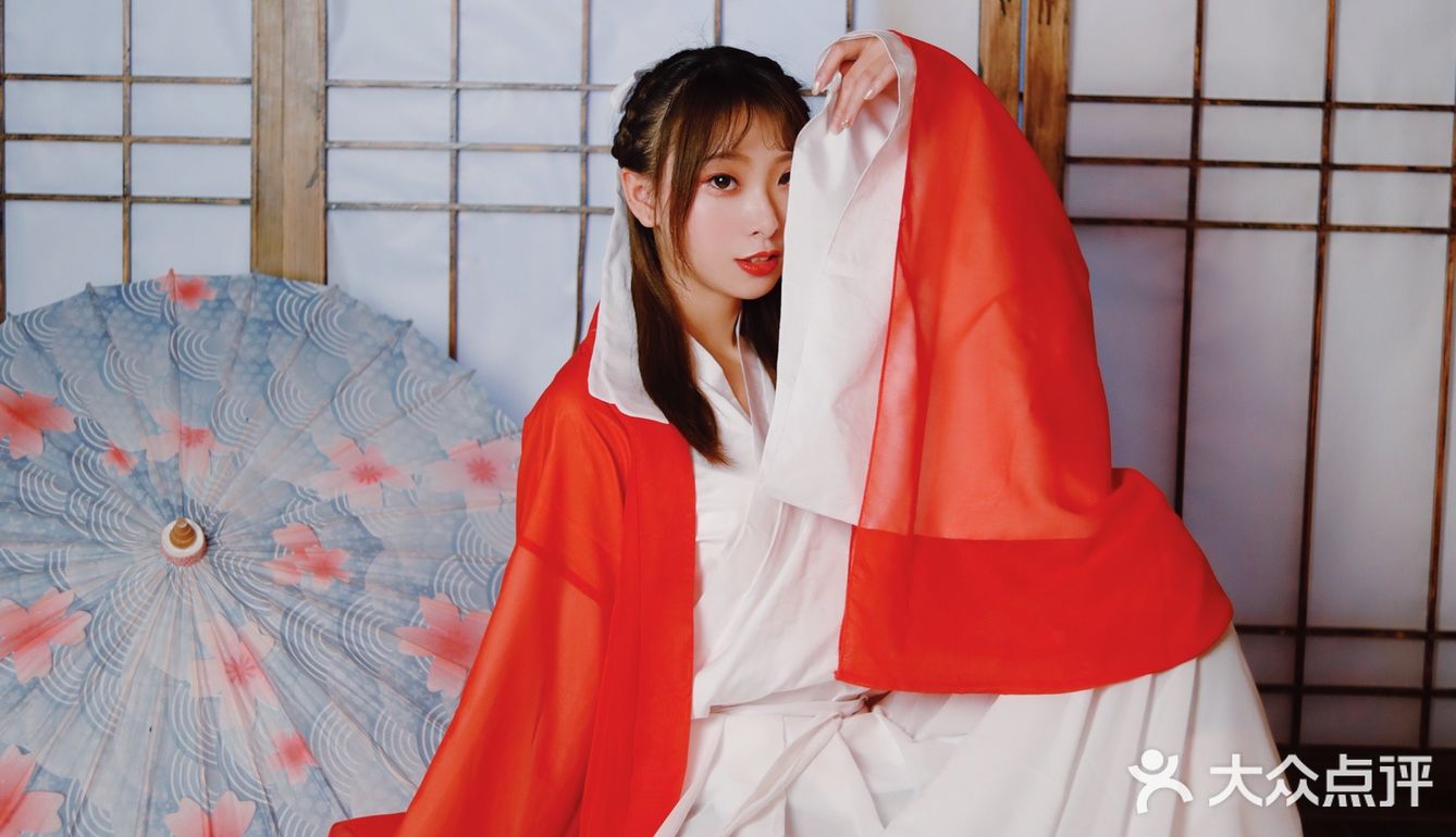魔都探店│比网红展还好拍？神仙摄影棚了解一下