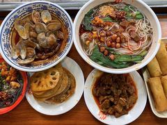 -爆炸头阿姨小四川正宗川味小吃(无任何分店)