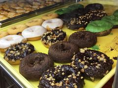 -Winchell's Donuts House