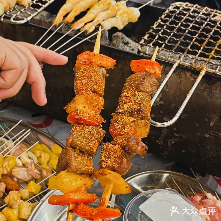 新店打卡｜光谷这家自助烧烤店！有点意思！