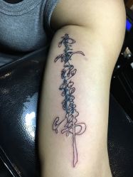 -木子·纹身店TATTOO穿孔·洗纹身