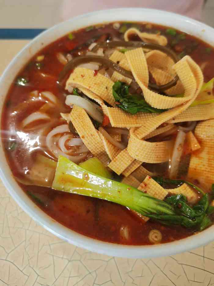 这家店离家近,又有自己喜欢吃的烩凉皮,所以经常来吃