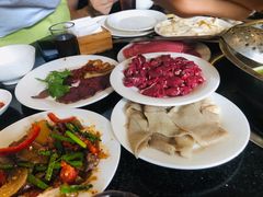 -周老三跷脚牛肉·全牛火锅(非遗传承店)