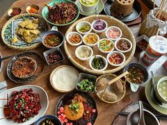 -包整·丝娃娃(一览甲秀楼风景店)