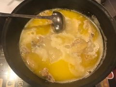 -鲜入围煮花胶鸡海鲜火锅