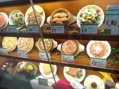 面包甜点陈列柜-萨莉亚意式餐厅(石鼓路店)