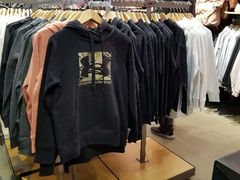 -UNDER ARMOUR(八达岭奥莱店)