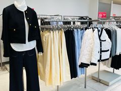 -URBAN REVIVO(七宝领展广场店)