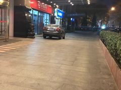 -寰岛博雅大酒店·停车场