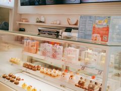 面包甜点陈列柜-好利来(十里河店)