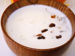 -志龙皇冠吃货椰子铺