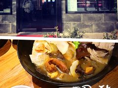 -万记麻辣烫国展总店