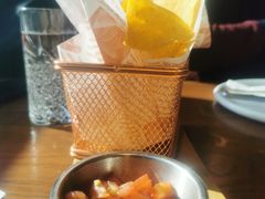 玉米片配番茄莎莎-See Ya回见墨西哥餐厅