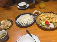 -老滇山寨•云南特色菜•地方菜•民族风情歌舞表演(金碧店)