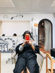 -苏豪路易士·嘉玛发廊