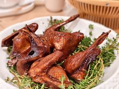 龙井茶香妙龄乳鸽-蔡澜点心·粤菜(新街口IFCX店)