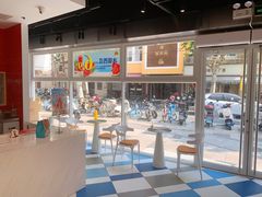 景观位-85度C(生甜甜圈研究工坊·上海局门店)