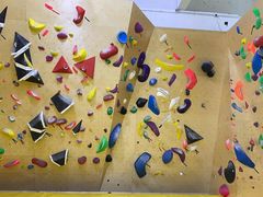 -问山MountQuest攀岩馆