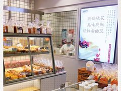 面包甜点陈列柜-面包新语(宝龙店)