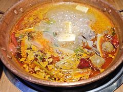 -洱火云南酸菜牛肉火锅(石景山当代商城店)