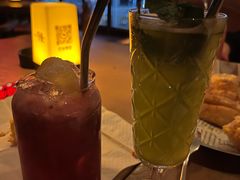 -FOUR PLAY BAR