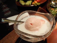 椰奶草莓冰淇淋-花马天堂云南餐厅 Lost Heaven(外滩店)