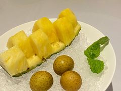 餐前果盘-红雀围·海鲜火锅(陆家嘴中心店)