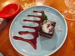 -米德维奇俄式西餐厅(西六道街店)