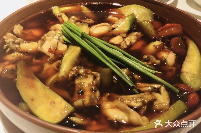 渝信川菜(华盛店)麻辣馋嘴蛙图片