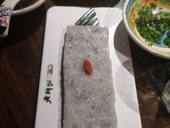 -老牌坊云南鱼豆花火锅(哈西万达店)